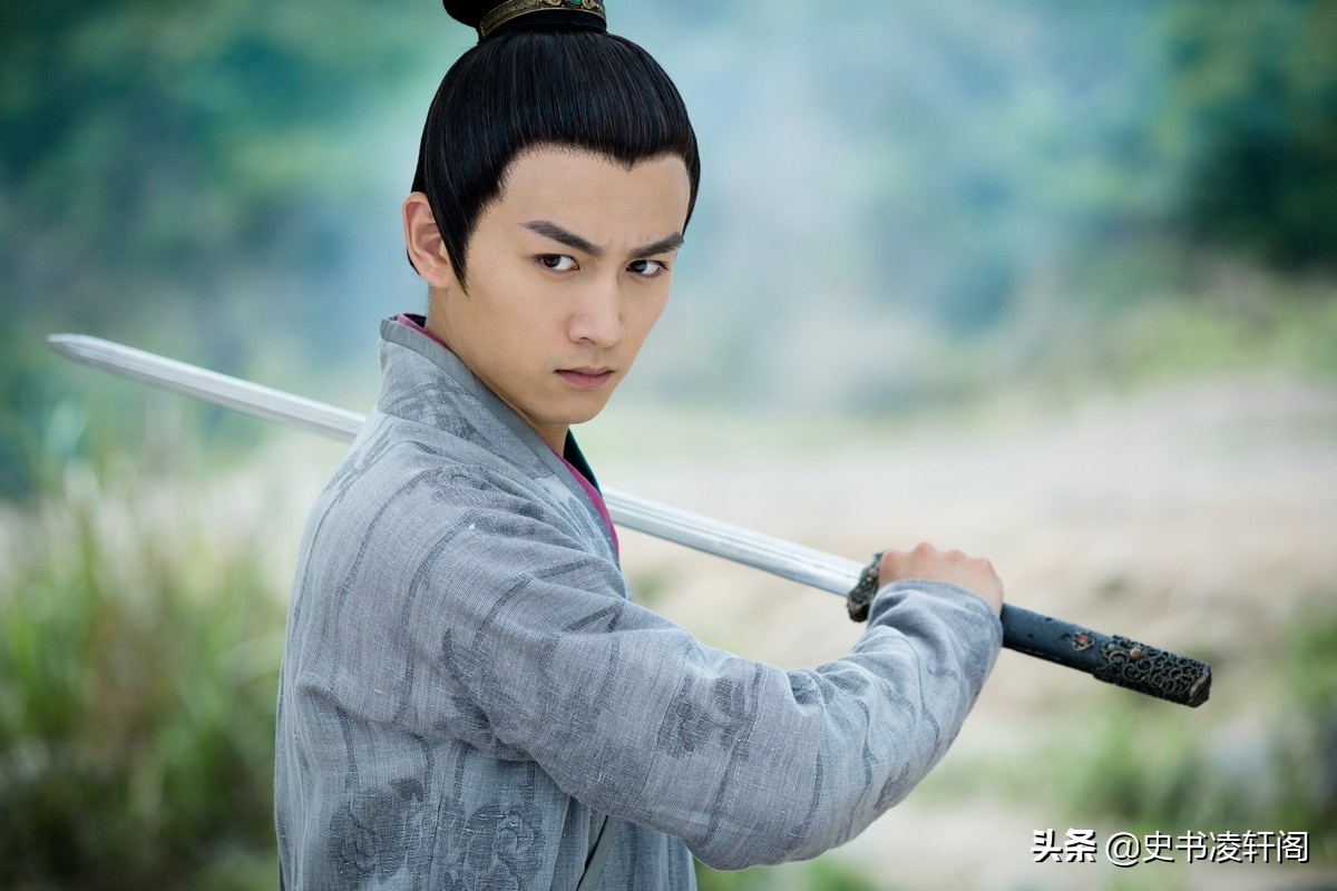 笑傲江湖十大武功高手排名，令狐沖勉強進前五，東方不敗并非第一