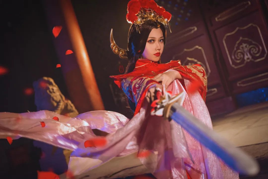 王者榮耀cos：絕美cos露娜一生所愛，仙女下凡，整個人都淪陷了