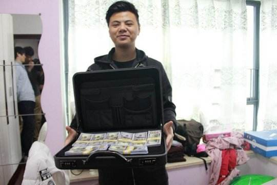 格斗游戲第一人！拳皇世界冠軍曾卓君到底有多強？