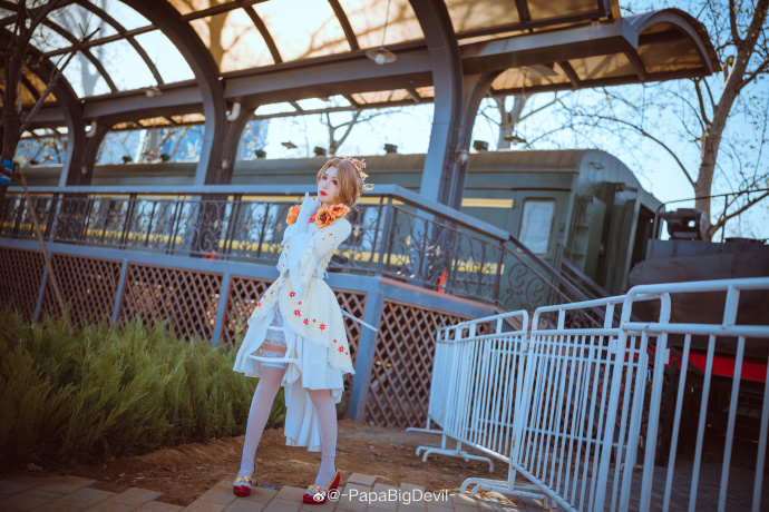 《第五人格》紅夫人cos，魅力怡人，氣質出眾美到心坎里
