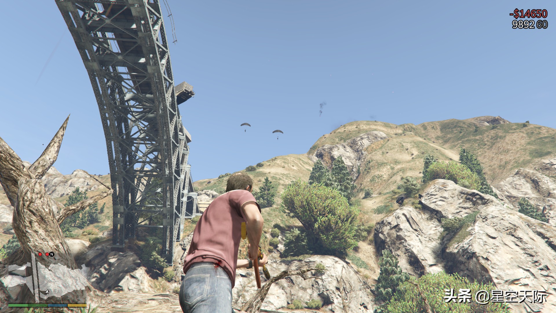 GTA5：任務讓崔佛開摩托車沖上火車，任務有點難，小星失敗好幾次