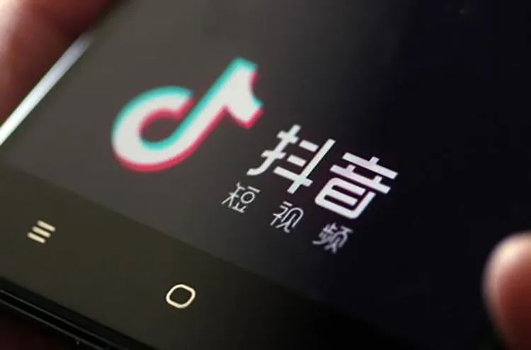 英雄聯盟全球總決賽的開始，意味著有人開始了發財大計