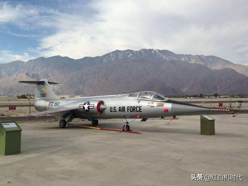 經典單機《搶灘登陸》，機槍大炮只算基礎，高手只愛用死神AC130