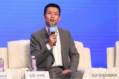 他在互聯網賣課，每節課35元費用，如今身價360億