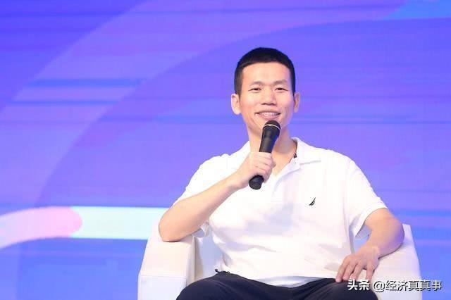 他在互聯網賣課，每節課35元費用，如今身價360億