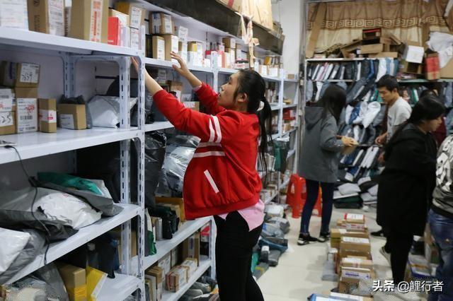 小鎮上的快遞店轉讓費要18萬，每天派送550件，可以接手嗎？