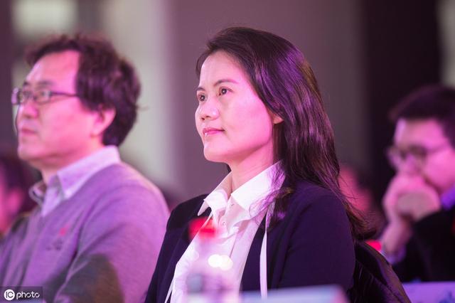 妻子是支付寶CEO, 丈夫創立淘寶卻黯然離職，如今成功捧出拼多多