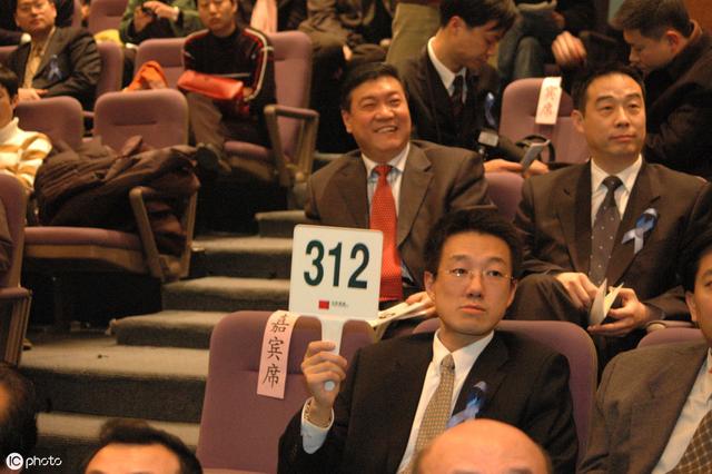 妻子是支付寶CEO, 丈夫創立淘寶卻黯然離職，如今成功捧出拼多多