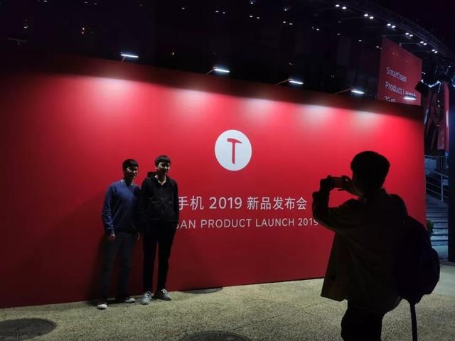 羅永浩和他的「錘粉」信徒