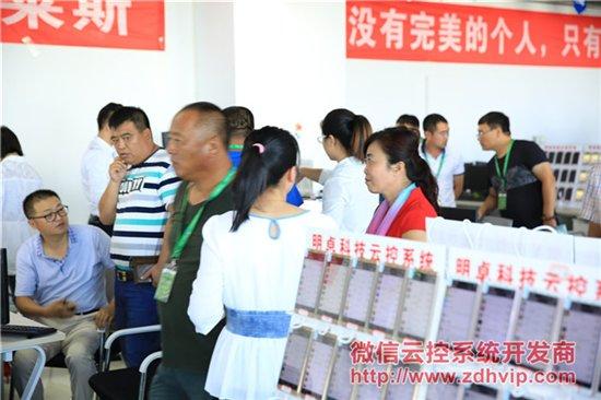 可以迅速入門的營銷軟件，「明卓」微信群控營銷系統