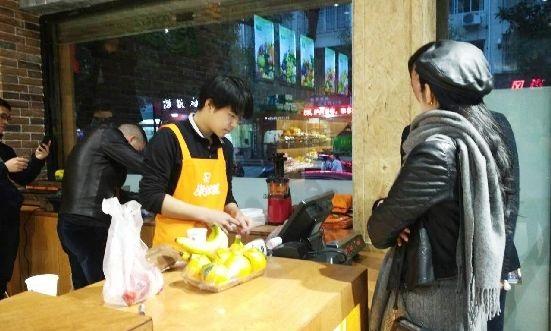 一家小小的水果店，利用會員裂變策略，每月賺10萬