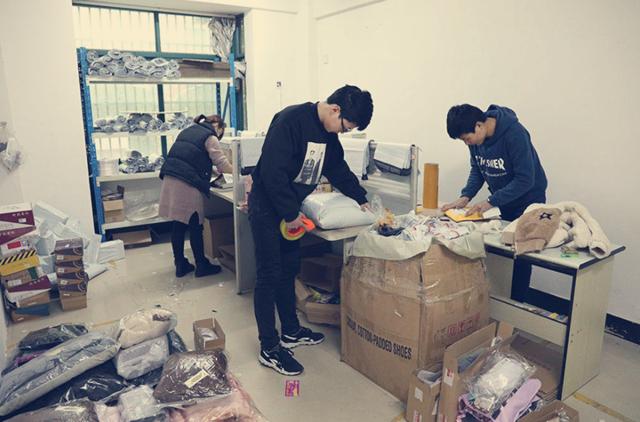 國內電商為什么發展快？而日本卻實體店發達？