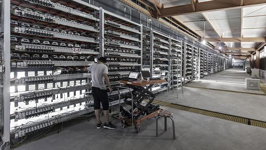 爆火的比特幣如果用一臺家用電腦挖礦，需要多久能挖到一枚。