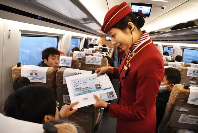 12306延長網上購票時間，鐵路春運售票首日售出車票1200多萬張