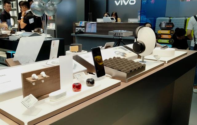 vivo用藝術給大家上了一課？又曝出一個顏值炸裂的線下體驗店