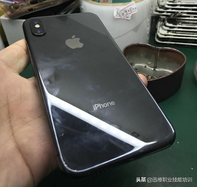 iPhone X后蓋玻璃摔碎了能單獨更換嗎？想知道就告訴你方法