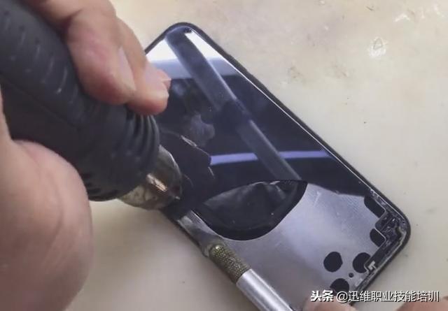 iPhone X后蓋玻璃摔碎了能單獨更換嗎？想知道就告訴你方法
