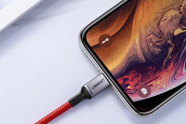 iPhone 充不上電先別急，首先檢查是不是這個原因