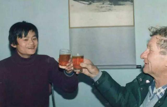 馬云創業初期，為何會留下很多影像資料，難道他知道一定會成功？