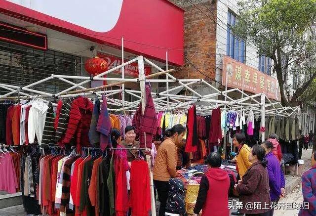 農村冬天集市擺地攤賣什么賺錢？這幾類商品是個好選擇！