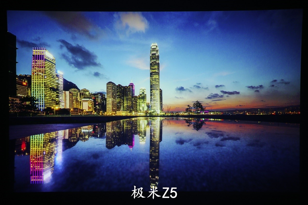 超千流明微型智能投影誰更好？微鯨F1、極米Z5對比評測