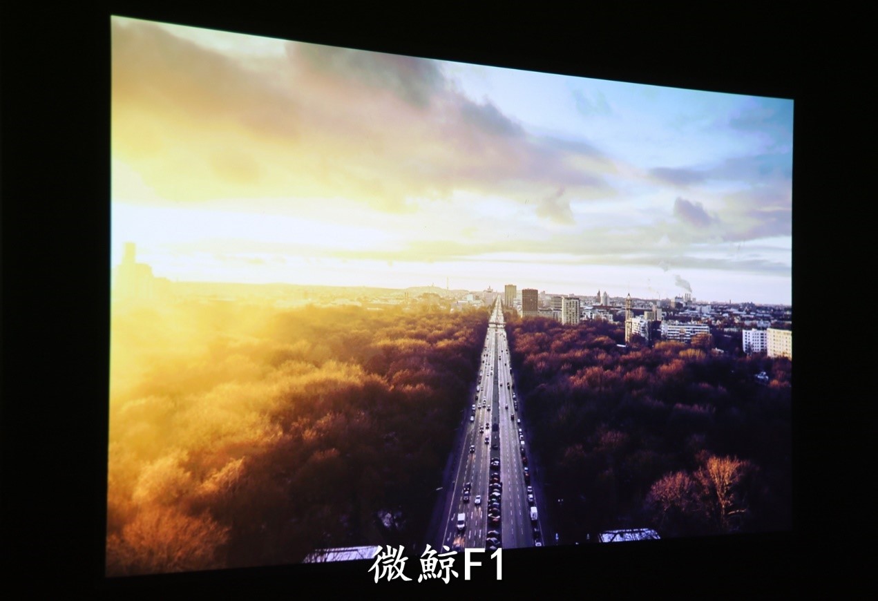 超千流明微型智能投影誰更好？微鯨F1、極米Z5對比評測