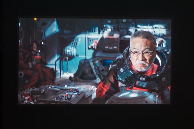 躺在家里體驗4K HDR投影？明基TK800M初體驗
