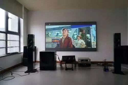 投影儀的背景墻應該怎么做？
