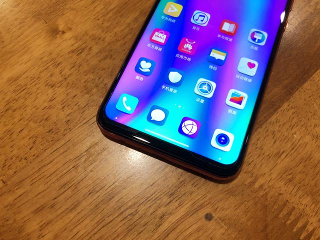 榮耀10青春版上手評測：最潮漸變千元機，性價比再度突破