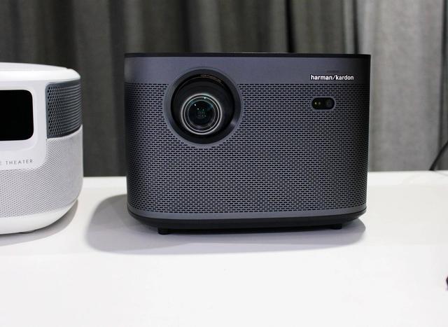 高端家用投影哪家強？極米H3 VS 堅果J9 對比分析評測