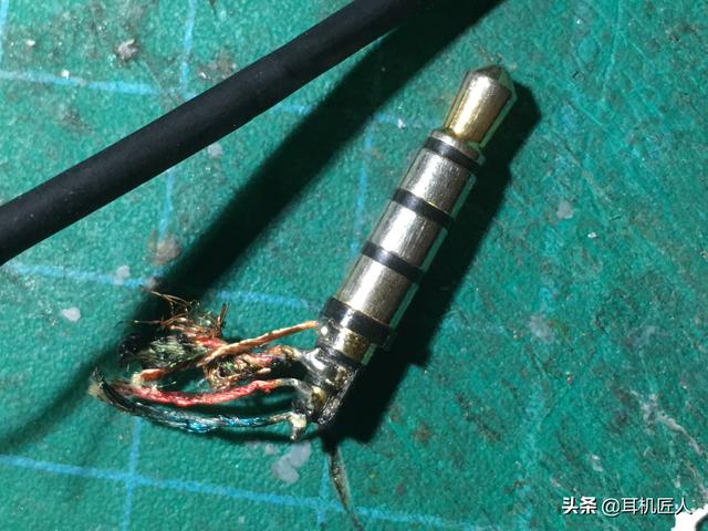 小米耳機只有一邊有聲音，這問題怎么解決
