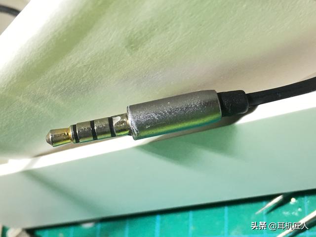 小米耳機只有一邊有聲音，這問題怎么解決