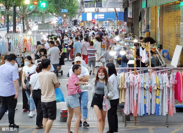 6種“擺攤就火”的地攤小吃，成本不高，還很賺錢，常排隊不愁賣