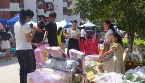 擺地攤可以兩月掙7萬：擺地攤究竟賣什么東西最賺錢？