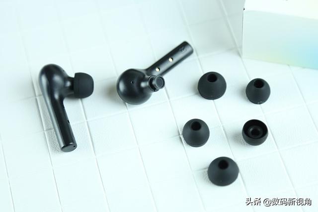 老羅帶貨系列的QCY T5S無線藍牙耳機，不賺錢，只為交個朋友