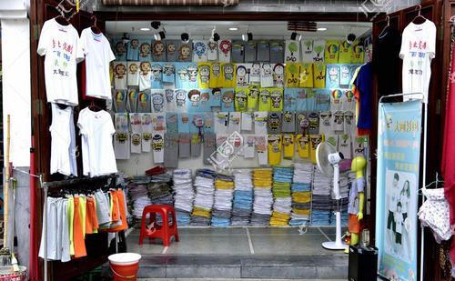 擺地攤可以兩月掙7萬：擺地攤究竟賣什么東西最賺錢？