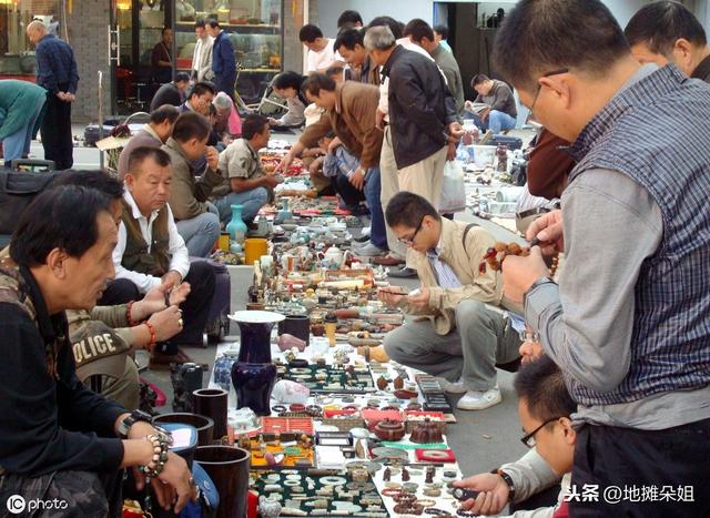 適合女生擺地攤的產品有哪些？選擇這幾種產品，賺錢不是難事