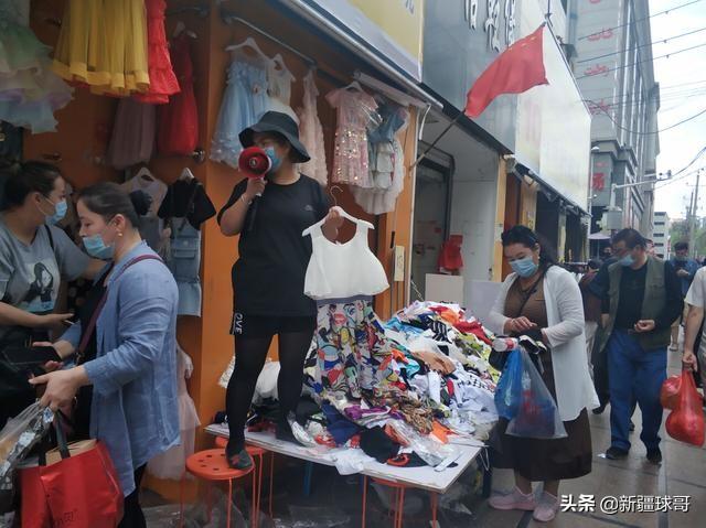 烏魯木齊的地攤經濟，賣啥比較暢銷？選對商品和地點很重要