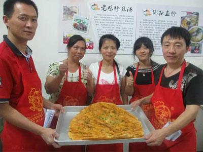 男人擺攤賣什么小吃好？簡單適合一個人擺攤的小吃項目