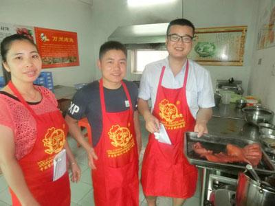 男人擺攤賣什么小吃好？簡單適合一個人擺攤的小吃項目