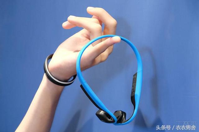 不用塞進耳朵里，韶音骨傳導藍牙耳機試聽分享