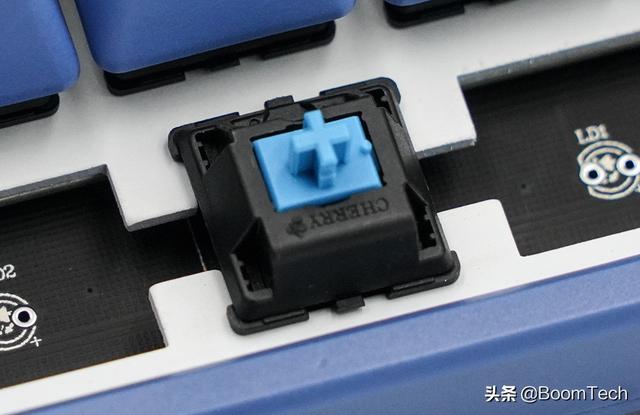 桌面上的海岸線 AKKO 3084SP海洋之星機械鍵盤開箱體驗