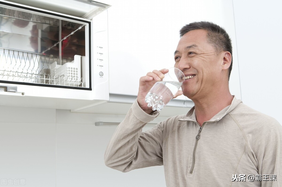 人過五十混得再差也不想打工，轉行做這5個小生意，養家沒問題