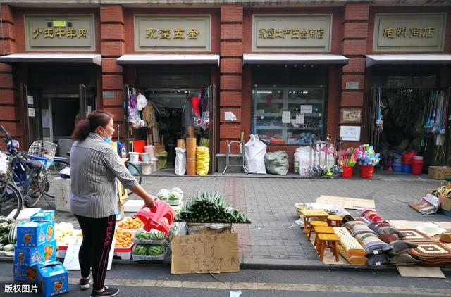 擺地攤能不能賺錢，擺地攤賣什么最賺錢，我的地攤經驗告訴你