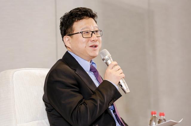 32歲成為中國首富，49歲擁有2000億，他說金錢給我的幸福感不到5%