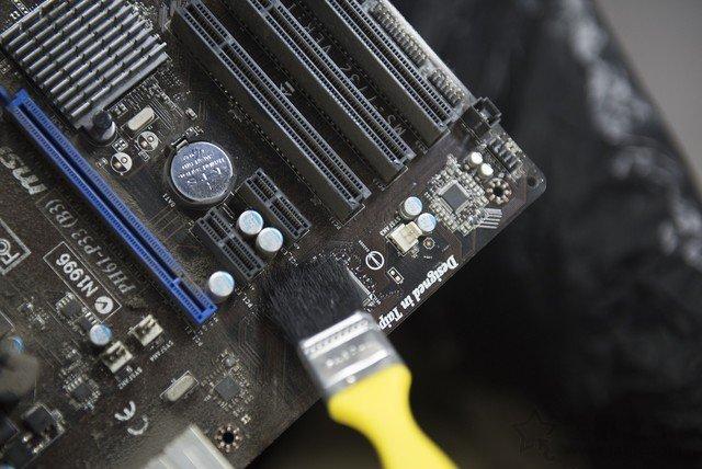 電腦清灰教程：電腦主機怎么清理灰塵？臺式電腦主機清理灰塵教學