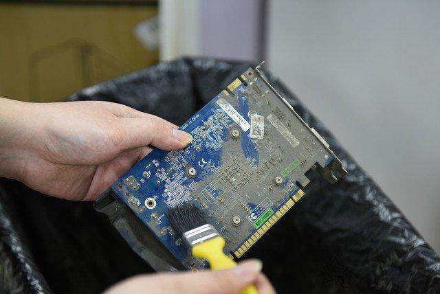 電腦清灰教程：電腦主機怎么清理灰塵？臺式電腦主機清理灰塵教學
