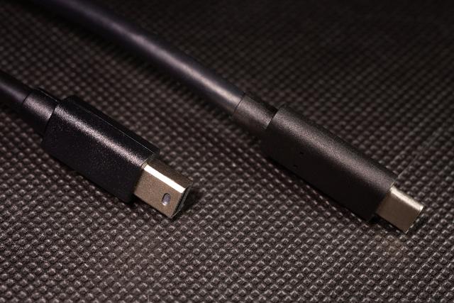 PS4 PRO的絕佳伙伴，明基EW3270U 4K 10Bit HDR顯示器評測