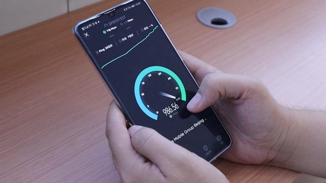 吹上天的5G到底有多快？小編實測：下載速度達1000Mbps