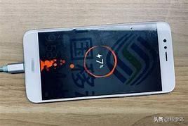 新手機第一次充電應該注意什么，很多人都忽視了，教您科學充電